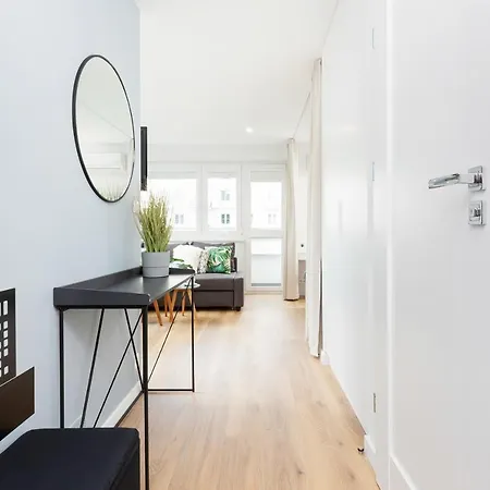 Deluxe Center By Renters * Varsó