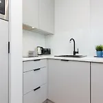 Deluxe Center By Renters *