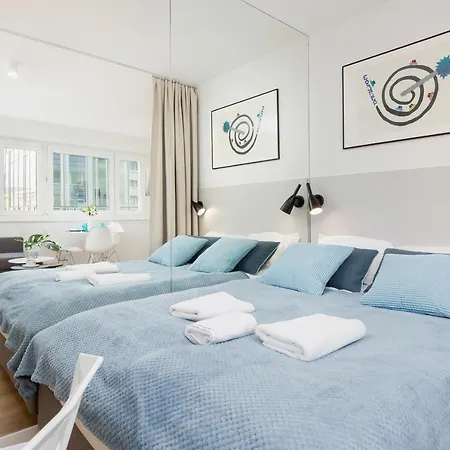 Deluxe Center By Renters Apartment Warsaw
